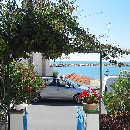 Blus Marine Home A 10Mt Dalla Spiaggia * Peschici